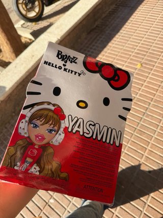 Bratz Hello Kitty Yasmin Muñeca