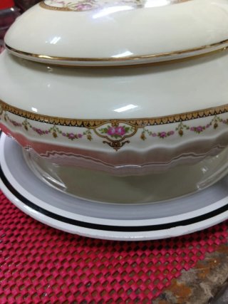 Sopera Vintage Porcelana Dorada