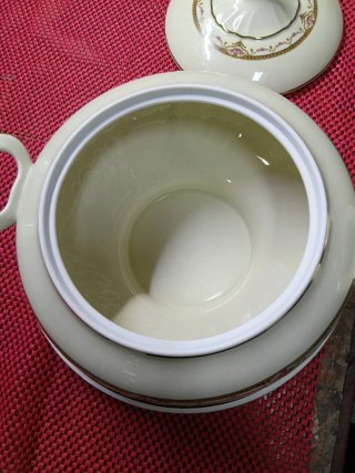 Sopera Vintage Porcelana Dorada