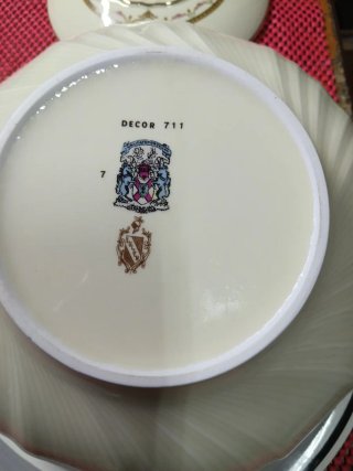 Sopera Vintage Porcelana Dorada
