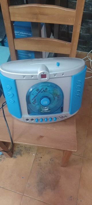 Radio CD + Gráficos Antigua