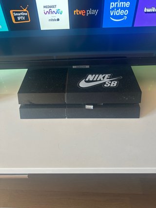 PS4 (PlayStation 4) + 2 Mandos + Juegos