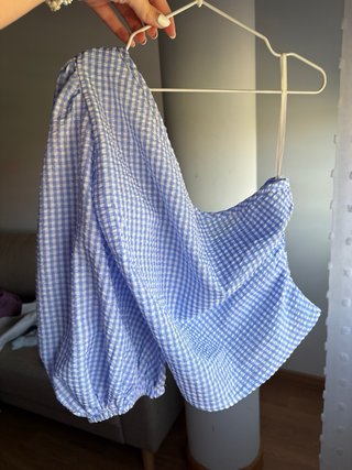 Top asimétrico vichy azul y blanco