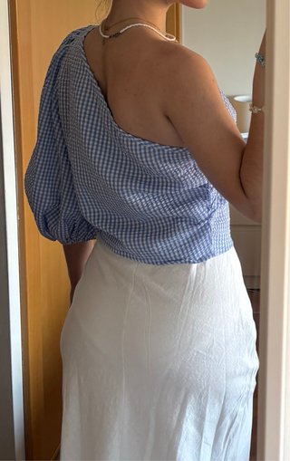 Top asimétrico vichy azul y blanco