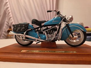Maisto Indian Chief Cruiser Modelo Azul