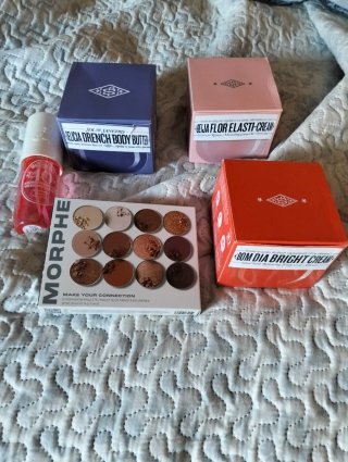 Lote cosméticos Sol de Janeiro y Morphe