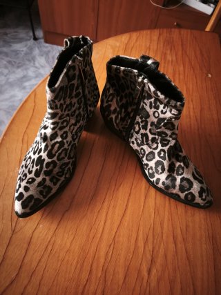 Botines leopardo talla 37