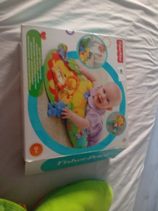 Cojín de actividades para bebé