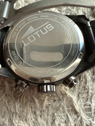 Reloj Lotus Hombre Rojo y Titanio