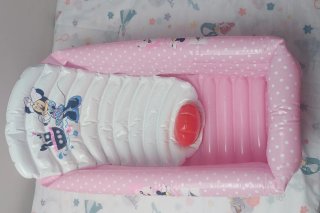 Bañera Hinchable Minnie Rosa Lunares con adaptador