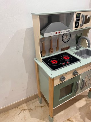Cocinita de juguete de madera