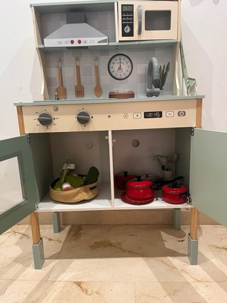 Cocinita de juguete de madera