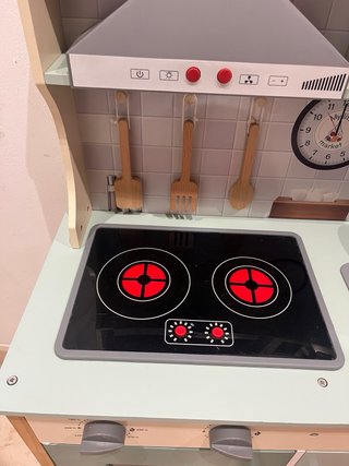 Cocinita de juguete de madera
