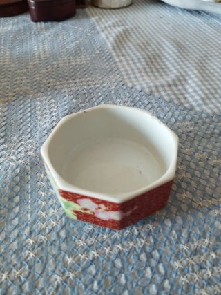 Cajita de porcelana japonesa floral