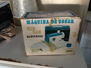 Máquina de Coser Zig-Zag Eléctrica Vintage