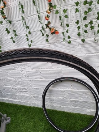 Rueda y cámara de bici