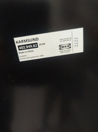 Espejo de pie Ikea negro y blanco