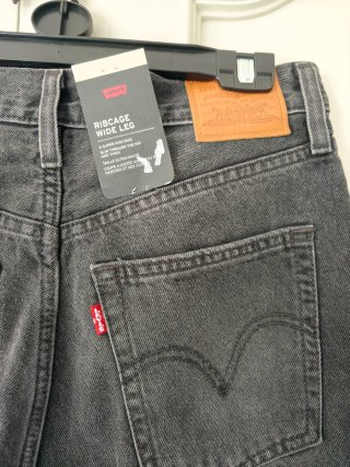 Pantalón Levis Gris Ancho
