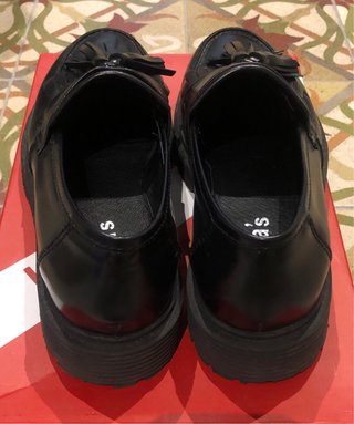 Zapatos Camila's Negros con Tassel