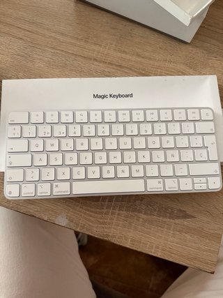 MacBook Air M4 13”+ Magic Keyboard + Magic Mouse