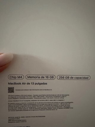 MacBook Air M4 13”+ Magic Keyboard + Magic Mouse