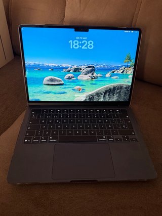 MacBook Air M4 13”+ Magic Keyboard + Magic Mouse