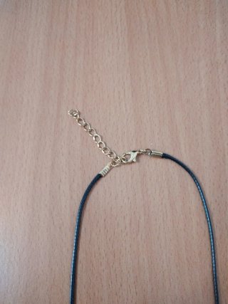 Collar de cordón con colgante de gatito negro