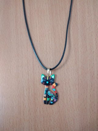 Collar de cordón con colgante de gatito negro