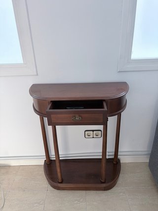 Consola clásica de madera con cajón