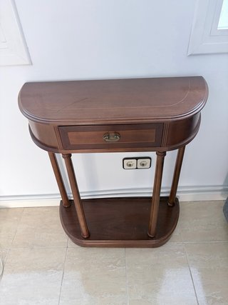 Consola clásica de madera con cajón