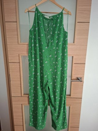 Mono verde estampado floral