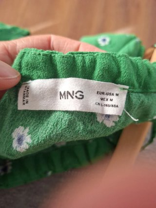 Mono verde estampado floral