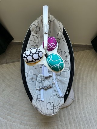 Mecedora eléctrica para bebés 4moms