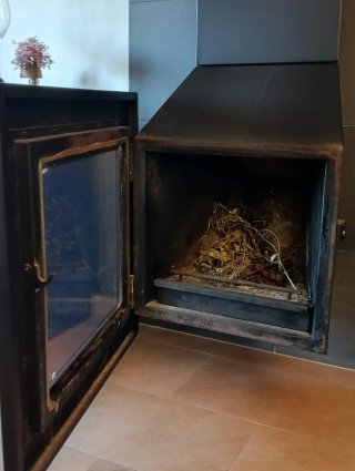Chimenea de hierro suspendida