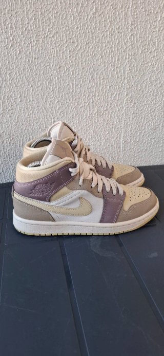 Nike Air Jordan 1 Mid Sanddrift Velvet 37.5