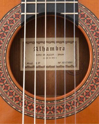 Guitarra Alhambra 6P autoamplificada
