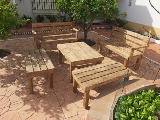 Conjunto de muebles de terraza de madera