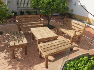 Conjunto de muebles de terraza de madera