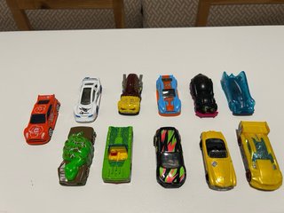 Pista Hot Wheels Neon Speeders con coches