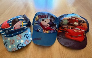 3 Cappelli Disney con Mickey, Peppa Pig e Cars