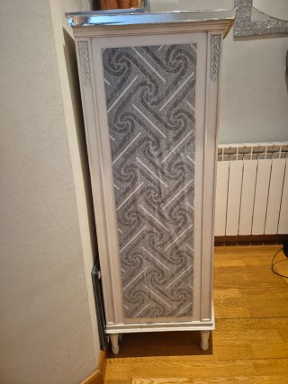 Cómoda de madera y mármol
