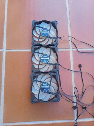 3 Ventiladores MSI RGB 122