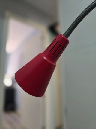 Lámpara de pie IKEA KVART roja vintage