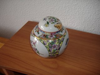 Tíbor de porcelana China decorado
