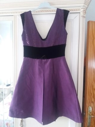 Vestido fiesta lentejuelas morado y negro