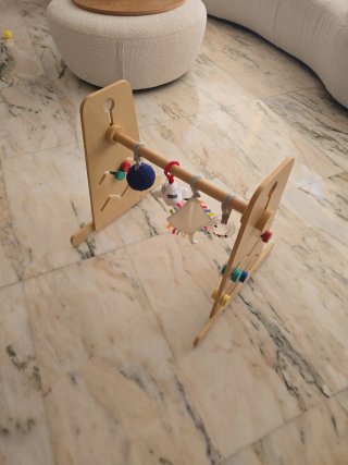 Gimnasio de actividades para bebés de madera