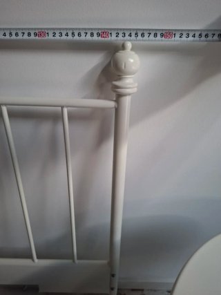 Cabezal de cama de matrimonio blanco