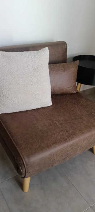 Sofá cama + mesa auxiliar