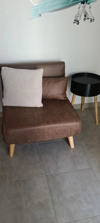 Sofá cama + mesa auxiliar