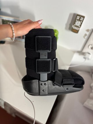 Bota ortopédica ajustable